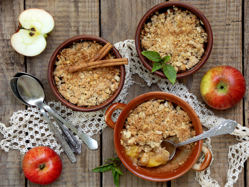 Healthy Apple & Cinnamon Crumble